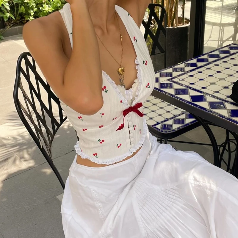 Crop Top mit Kirsch-Details